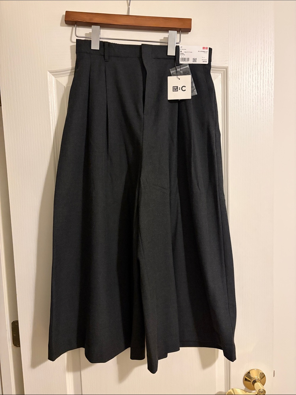 Uniqlo Black Wide-Leg Pleated Culottes